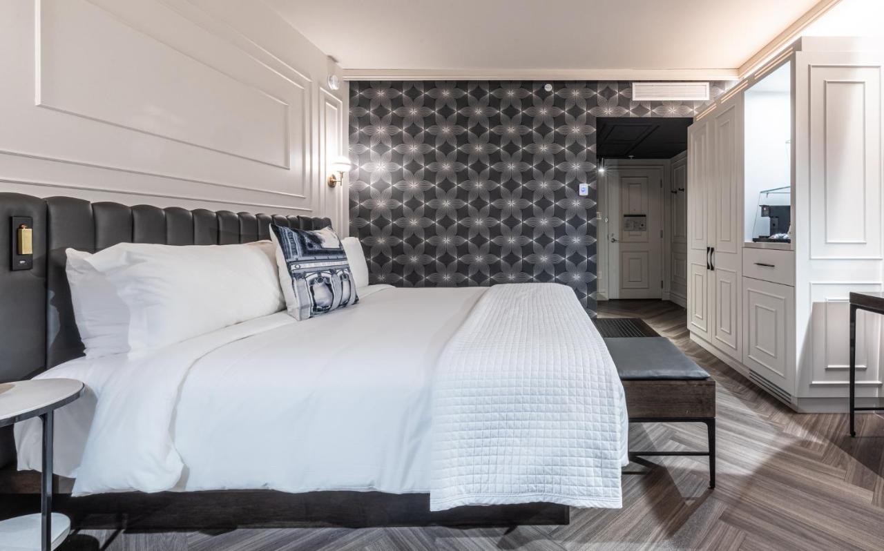 Deluxe King Room,1682936092:JPEG